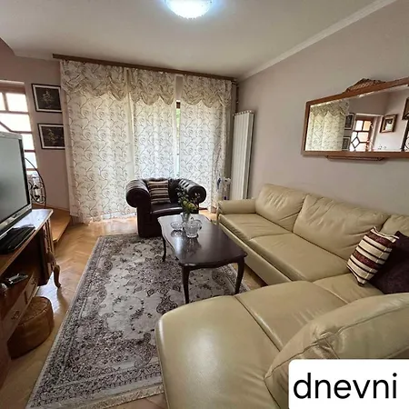 Heritage - Old Town - Private Garage *